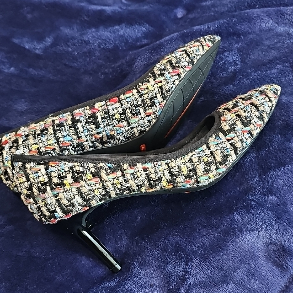 Rockport Black Heels with Elegant Design
